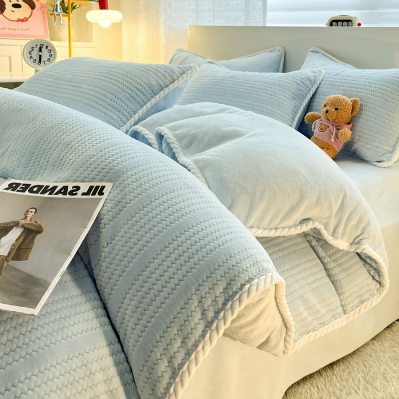 Четиричленен комплект спално бельо от млечен велур Джакард, райета, реактивно боядисване, есенно-зимна колекция