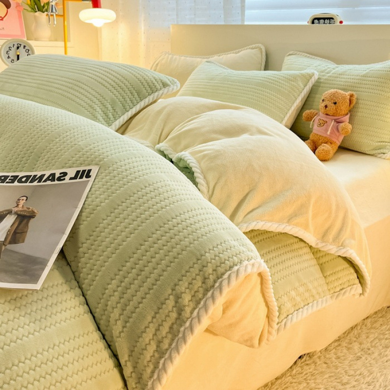 Четиричленен комплект спално бельо от млечен велур Джакард, райета, реактивно боядисване, есенно-зимна колекция