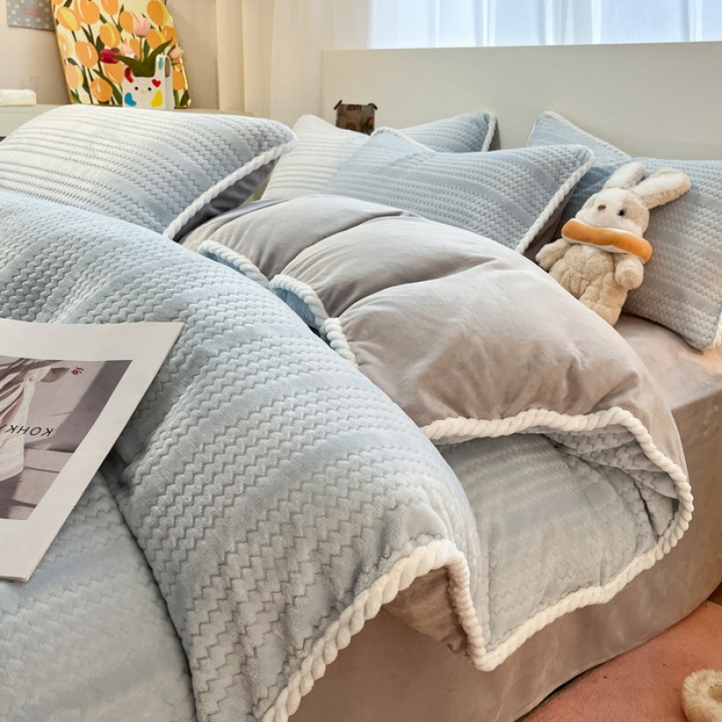 Четиричленен комплект спално бельо от млечен велур Джакард, райета, реактивно боядисване, есенно-зимна колекция