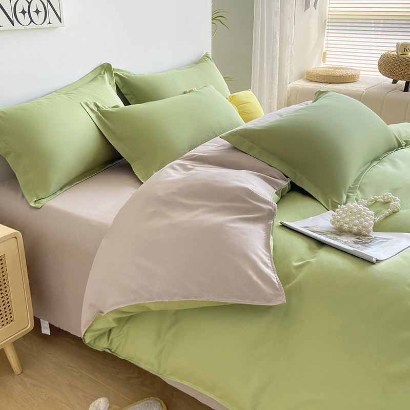 Четириделен комплект спално бельо от химически влакна, с brushed текстура, реактивно боядисване, пранеустойчиво и персонализируемо, тегло под 500 г