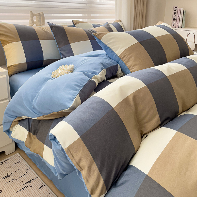 Четириделен комплект спално бельо от химически влакна, с brushed текстура, реактивно боядисване, пранеустойчиво и персонализируемо, тегло под 500 г