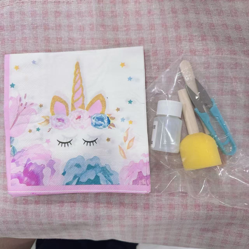 DIY textilná stolná lampa – kreatívne ručne vyrobené nočné svetlo do spálne, pre vek 7–14 rokov