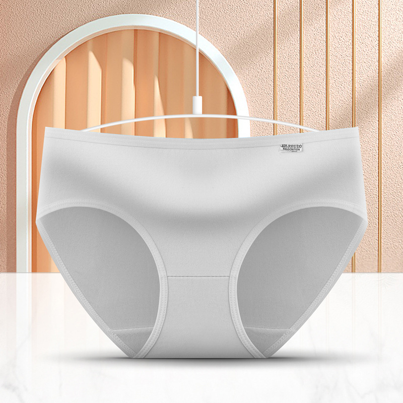 Женски бикини с средна талия, Milk Silk плат, едноцветни, основен плат 90-95% полиестер, подплата чатала 100% полиестер