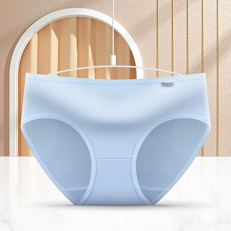 Женски бикини с средна талия, Milk Silk плат, едноцветни, основен плат 90-95% полиестер, подплата чатала 100% полиестер