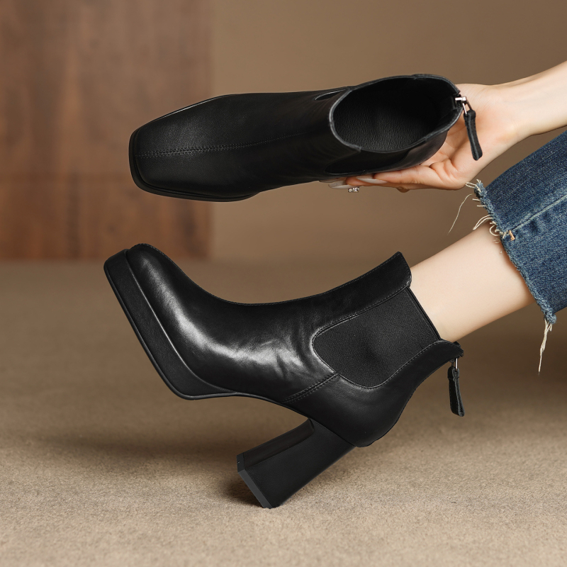 Moteriški Chelsea batai iš viršutinės karvės odos, stačiakampė nosis, storas kulnas, ultra aukštas kulnas (>8 cm), žemas kulkšninis aukštis