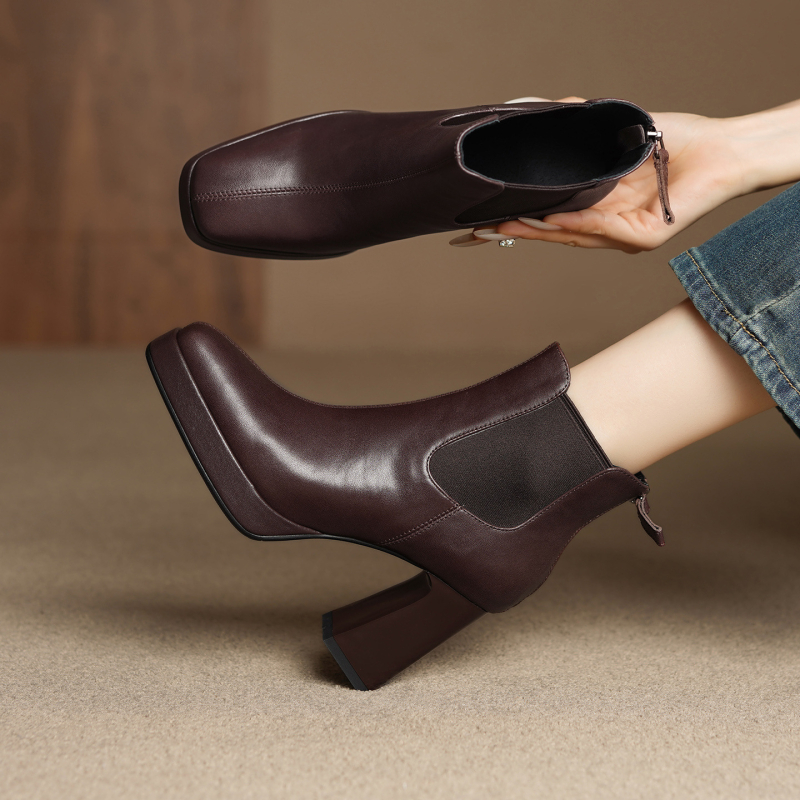 Moteriški Chelsea batai iš viršutinės karvės odos, stačiakampė nosis, storas kulnas, ultra aukštas kulnas (>8 cm), žemas kulkšninis aukštis