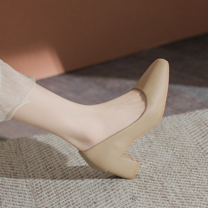 Pantofi dama cu toc înalt (vârf pătrat, toc mediu 3–5 cm, toc masiv, material superior: microfibră, talpă interioară: piele naturală)