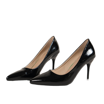 Női magassarkú cipő: hegyes orr, stiletto, 6-8 cm, PU felsőrész, gumírozott talp