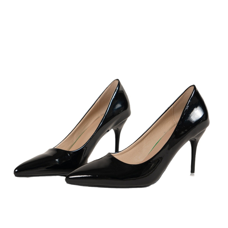 Női magassarkú cipő: hegyes orr, stiletto, 6-8 cm, PU felsőrész, gumírozott talp