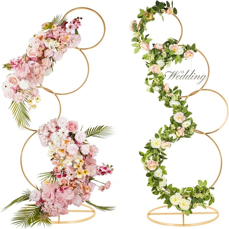 Stojan na pozadie svadobnej scény; držiak balónového oblúka; nie je dovážaný; určené pre svadby