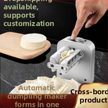 Automatický knedľovač pre domácu kuchyňu, moderný dizajn, prispôsobiteľný, uvedený na trh v roku 2023.