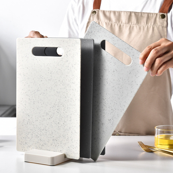 Štvorčlenný set dosiek na krájanie z PP plastu pre kuchyňu a krájanie ovocia — moderný minimalistický štýl, pripravený na súkromnú značku, domáce použitie