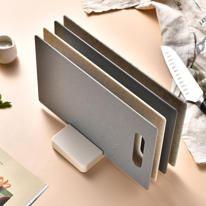 Štvorčlenný set dosiek na krájanie z PP plastu pre kuchyňu a krájanie ovocia — moderný minimalistický štýl, pripravený na súkromnú značku, domáce použitie