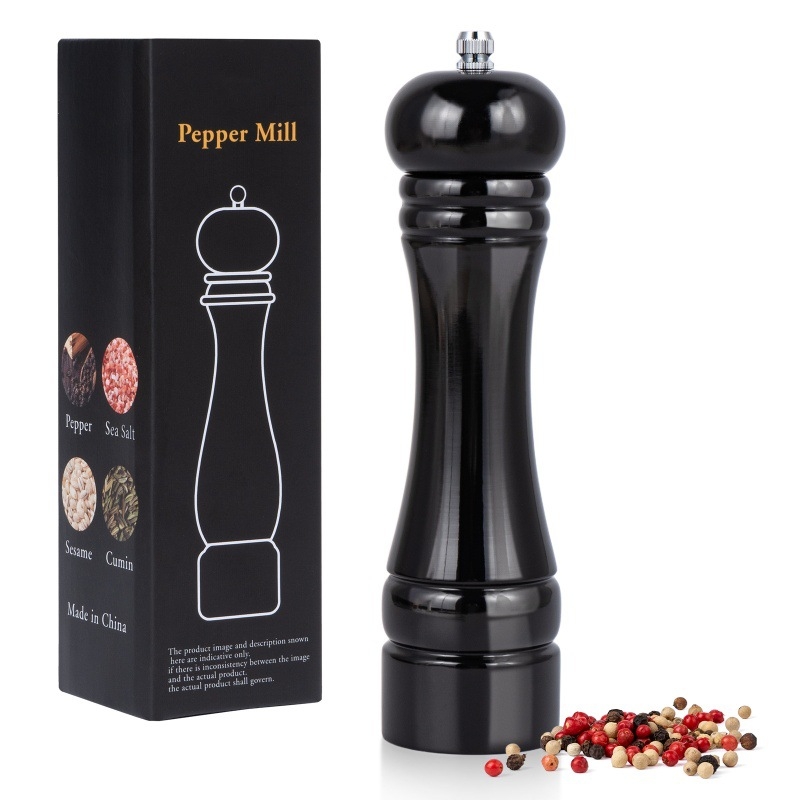 Χειροκίνητος μύλος πιπεριού με γυαλιστερή vintage επιφάνεια — άλεση πιπεριού, θαλασσινό αλάτι και μπαχαρικά