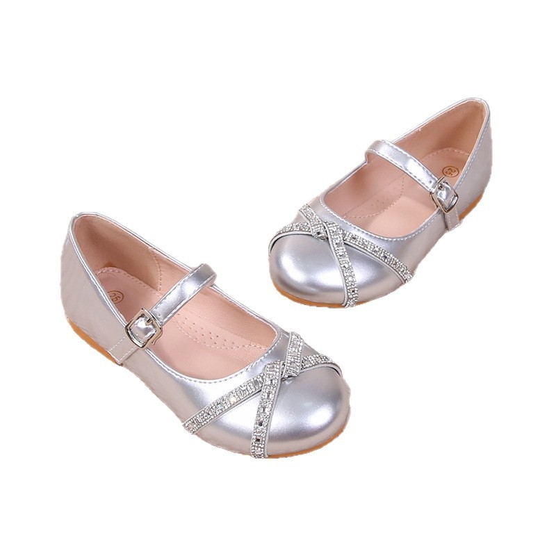 Dievčenské topánky: mikrovláknová vrchná časť, kožená podšívka, PU vložka, gumová podrážka, zapínanie na suchý zips