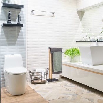 Podlaha vešiak na uteráky a kúpeľňu, 2 úrovne, kov/drevo, leštený povrch, nosnosť 3