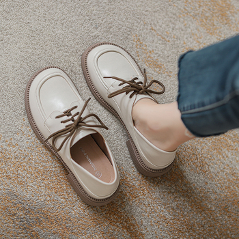 Dámske mokasíny s guľatou špičkou, vrchná časť z mikrovlákna, 3–5 cm hrubý podpätok, bezväzový dizajn