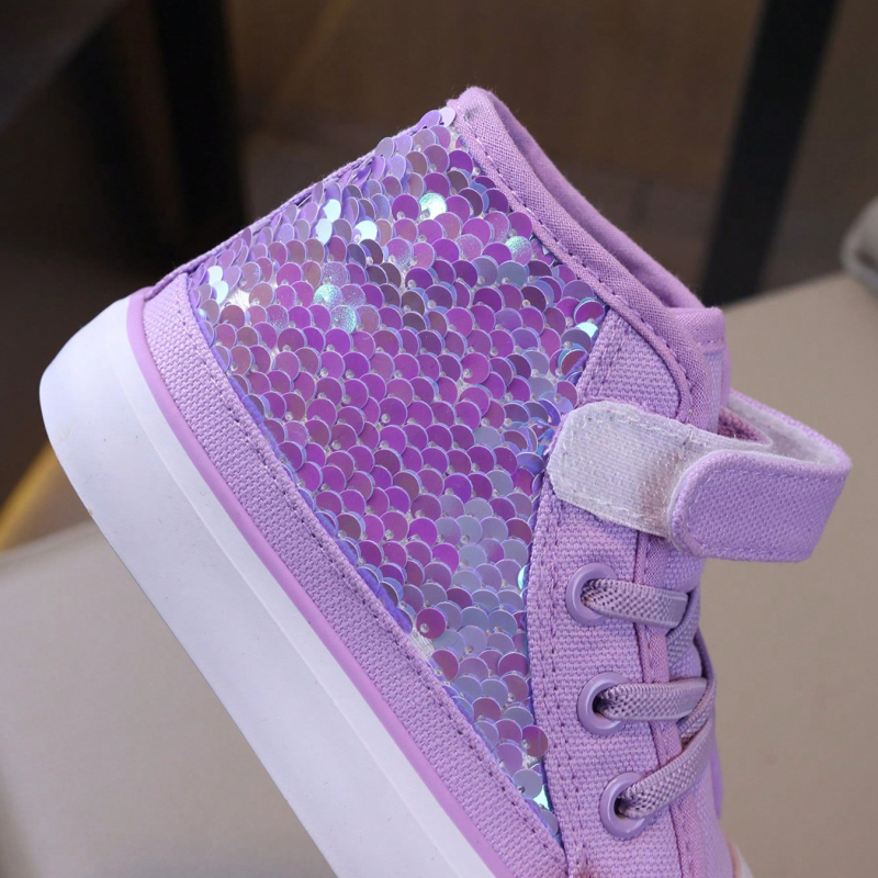 Dievčenské tenisky z plátna, stredne vysoké, zapínanie na suchý zips, gumová podrážka, vrchná časť z plátna, textilná stielka