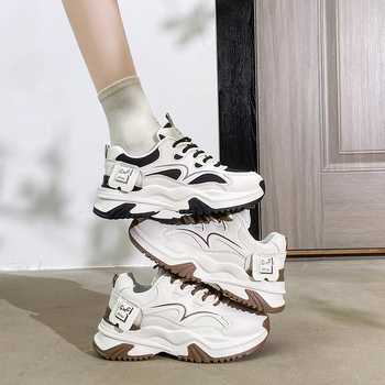 Női dad shoes PU felsőrész, középmagas sarka 3–5 cm, gumírozott talp, fűzővel záródó, 2025 tavasz–ősz