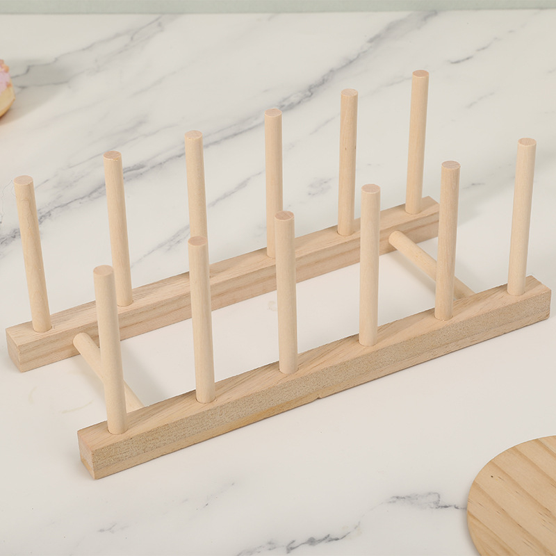 Medinis lėkščių ir dubenėlių laikiklis — daugiakamerinis, grindinis stovas, šiuolaikinio minimalistinio stiliaus