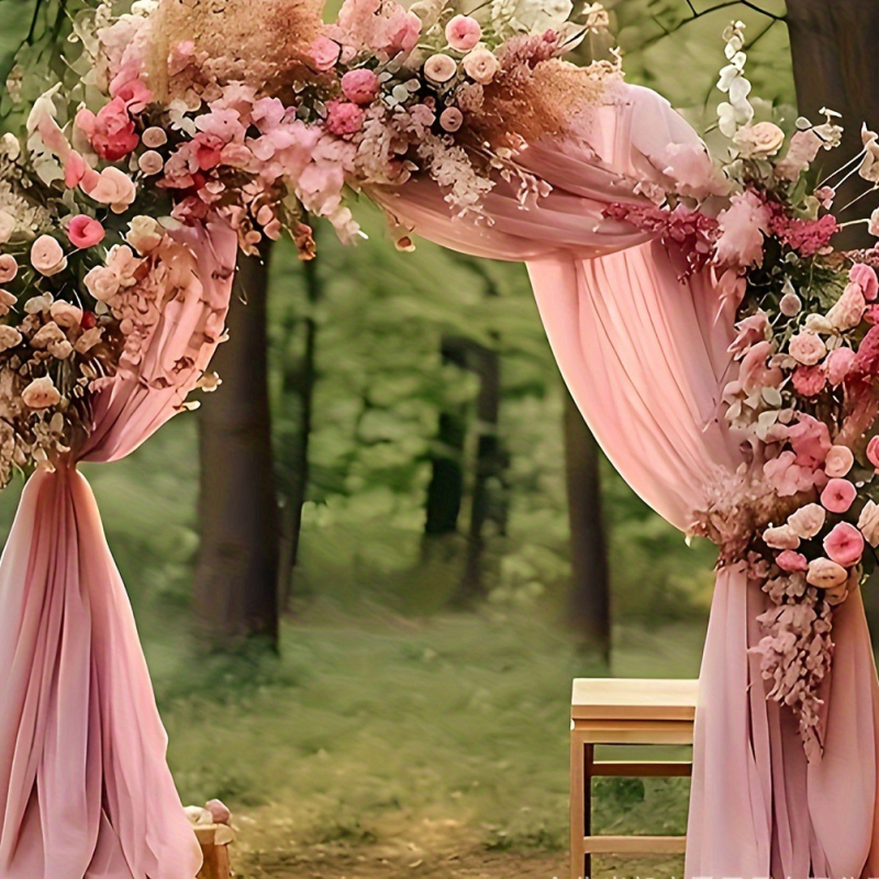 Exteriérové svadobné gázové pozadie s oblúkom v európskom štýle – Materiál: Snow Gauze; Darčeková položka; Vhodné pre svadby a oslavy.