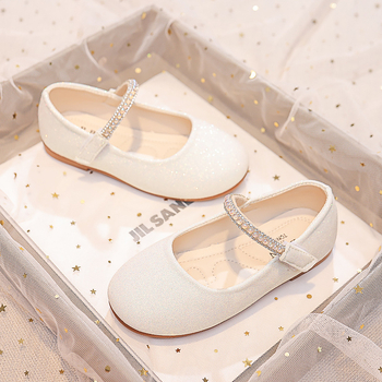 Dievčenské topánky princezné so strassami, PU vrchný materiál, PU podšívka, PU stielka, gumová podrážka, zapínanie na suchý zips, pre vek 4-12 rokov