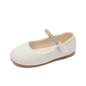 Dievčenské topánky princezné so strassami, PU vrchný materiál, PU podšívka, PU stielka, gumová podrážka, zapínanie na suchý zips, pre vek 4-12 rokov