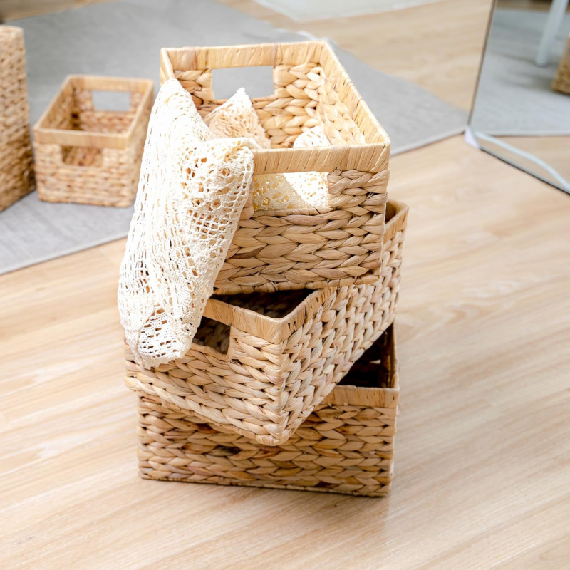 Stolový úložný kôš – pletený z ratanu a slamy, moderný minimalistický štýl