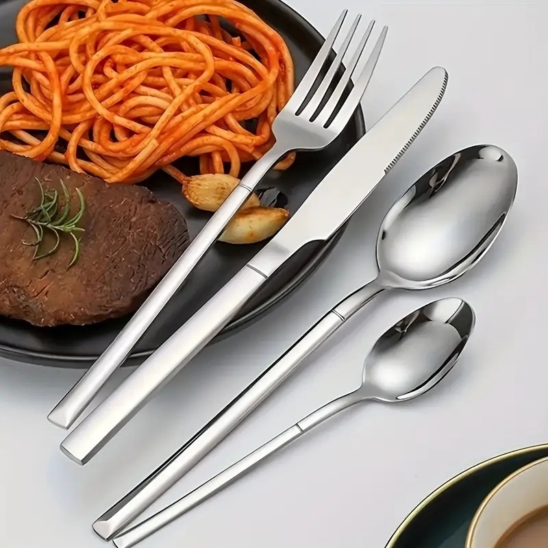 24-dijelni set od nehrđajućeg čelika za zapadnu stolnu upotrebu – nož, vilica i žlica za steak i glavna jela, moderni minimalistički hotelski pribor