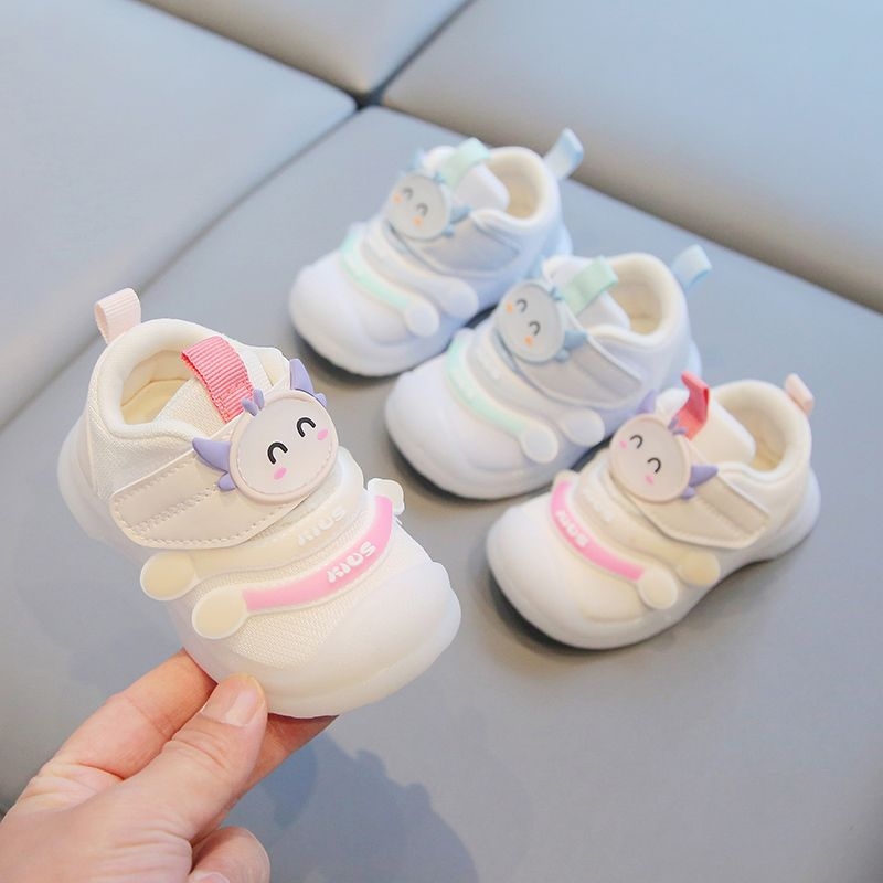 Detské tenisky s mäkkou podrážkou, horný materiál sieťovina, protišmykové, priedušné, s karikatúrnym vzorom, pre vek 12-48 mesiacov