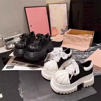 PU vrchnok; gumová podrážka; šnúrky; nízky profil; Microfiber podšívka