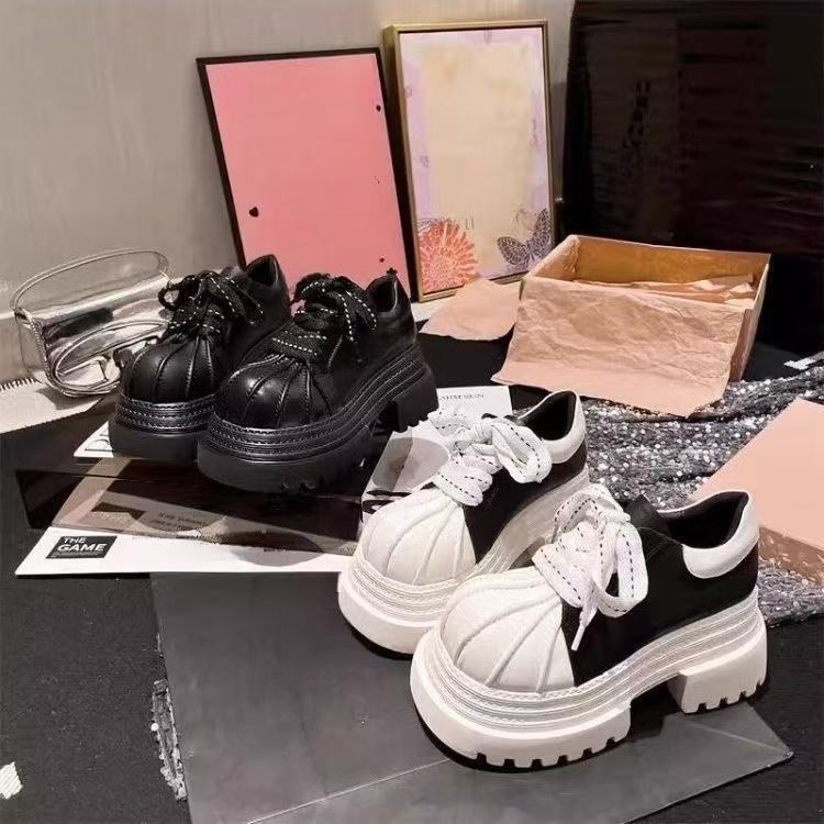 PU vrchnok; gumová podrážka; šnúrky; nízky profil; Microfiber podšívka