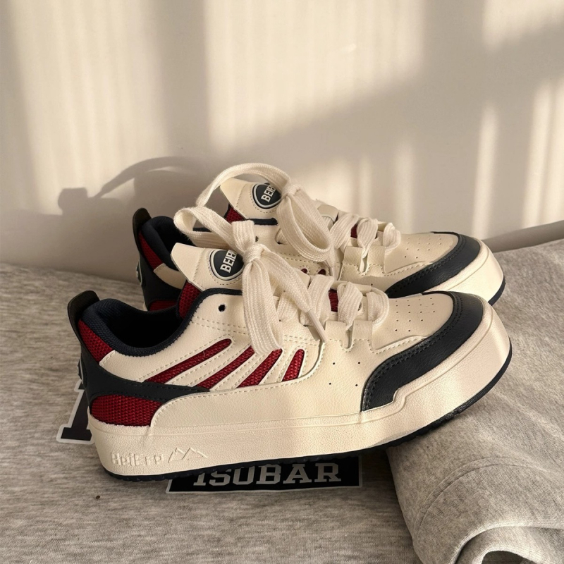 Dámske tenisky z PU vrchu, gumová podrážka, injekčne tvarovaná podrážka, šnúrky vpredu, EVA vložka