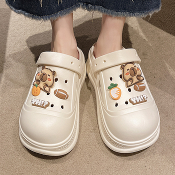 Moteriški skylėti bateliai – EVA viršus ir EVA padas, 5 cm pado storis, įpurškimo liejimas, pagerintas slydimo atsparumas, kasdienio laisvalaikio stilius