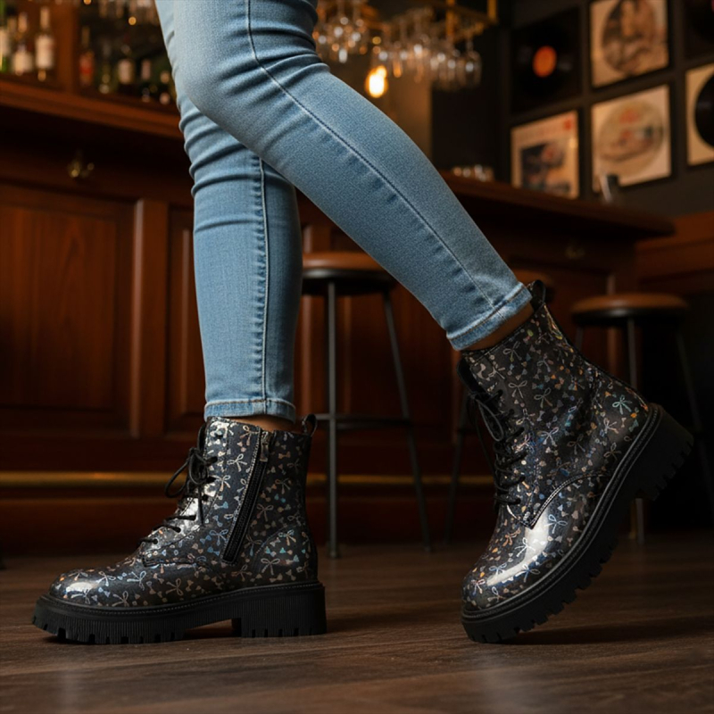 Martin batai: apvalios nosies, britų stilius, vidutinio aukščio kulnas 3-5 cm, PU viršus, guminė padas