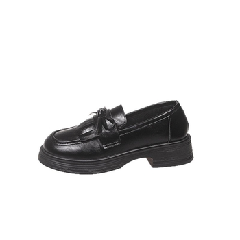Női brit stílusú vastag talpú mokaszín, fényes PU bőr felső, kerek orr, slip-on, pillangó csomó díszítés