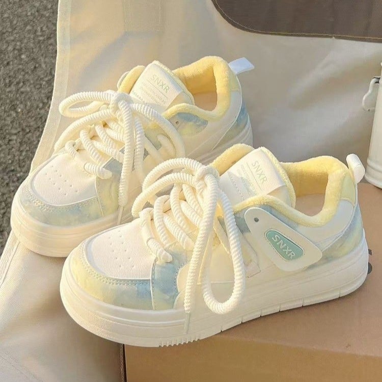 Pantofi albi mici, stil minimalist, vârf rotund, partea superioară din PU artificial, talpă din cauciuc, toc mediu 3-5 cm