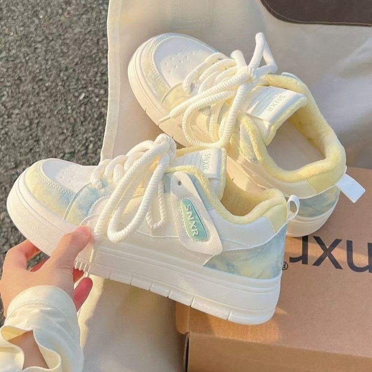 Pantofi albi mici, stil minimalist, vârf rotund, partea superioară din PU artificial, talpă din cauciuc, toc mediu 3-5 cm