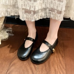 Dámske Mary Jane topánky s plátennou vrchnou časťou, gumová podrážka, zapínanie na Velcro, nízky strih, jar-leto 2025