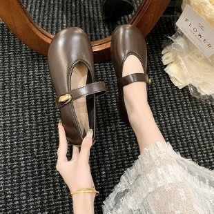 Dámske Mary Jane topánky s plátennou vrchnou časťou, gumová podrážka, zapínanie na Velcro, nízky strih, jar-leto 2025