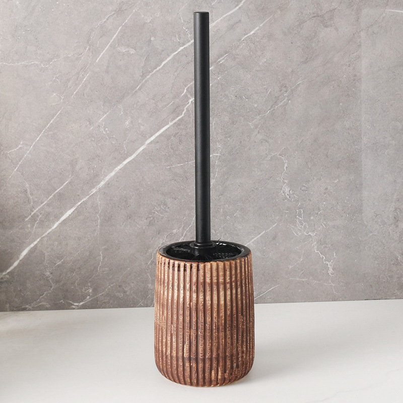 Toaletná kefka s dlhým držadlom, odnímateľnou hlavou a keramickou drenážnou základňou pre dôkladné čistenie