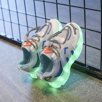 Punjaće svjetleće tenisice za djecu – gornji dio od mreže, prozračne i lagane, sa svjetlima, zatvaranje kopčom