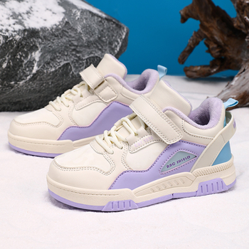 Deti tenisky s hrubou podrážkou s zapínaním na suchý zips, vršok z imitácie kože, stredná výška, podrážka z TPR (dýchajúce, teplé, odolné)