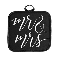 Mr&Mrs set zástier pre pár so izolovanými rukavicami a držiakmi na hrnce — bez rukávov, polyester, proti znečisteniu, moderný štýl
