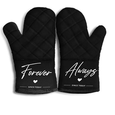 Mr&Mrs set zástier pre pár so izolovanými rukavicami a držiakmi na hrnce — bez rukávov, polyester, proti znečisteniu, moderný štýl