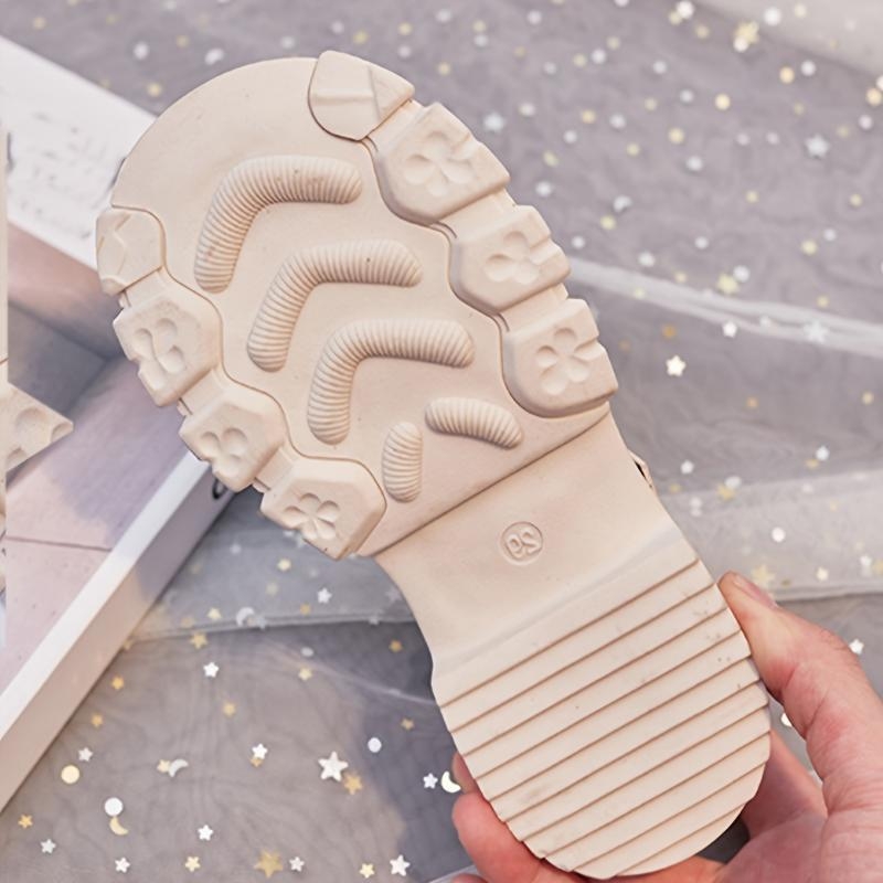 Mergaitėms Mary Jane bateliai su spindinčia kaspidele - viršus iš aukštos kokybės odos, atvira pirštų dalis, japonų stilius, žemas kulnas