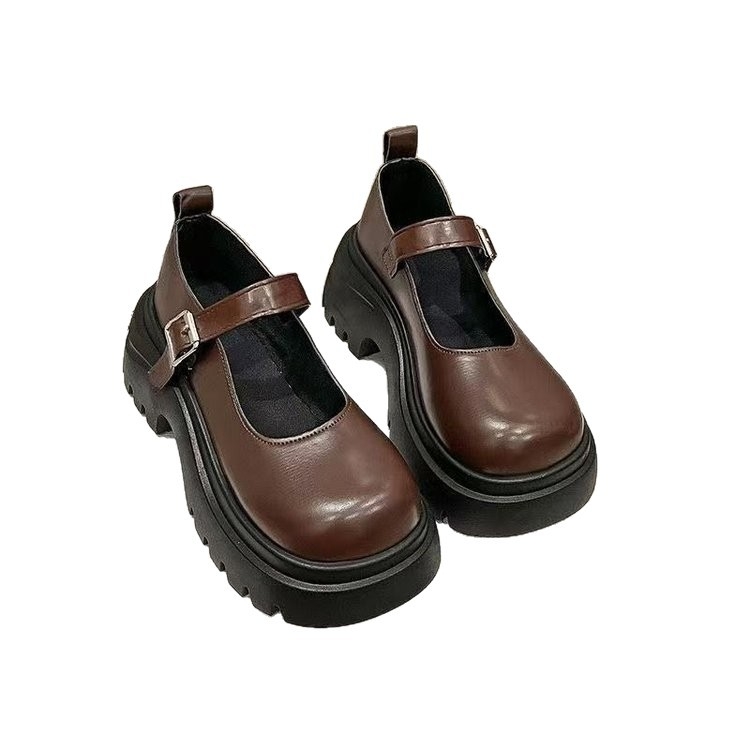 Mary Jane topánky s hrubou platformou, okrúhla špička, patentovaná koža vrchná časť, nízky podpätok 1–3 cm, zapínanie na Velcro