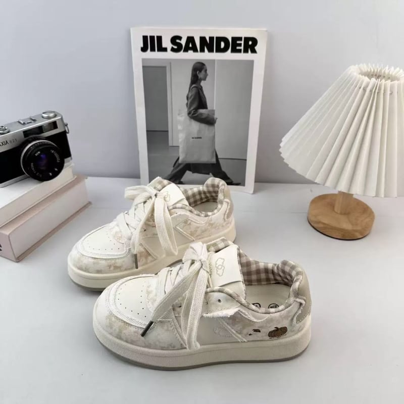 Női minimalist cipő kerek orrú, mű PU felsőrész, gumi talp, fűzővel, középmagas sarok 3–5 cm