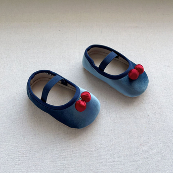 Kisgyermek cipő – Velcro zár, felsőrész pamutból, tavasz–ősz, retro stílus, csúszásmentes talp