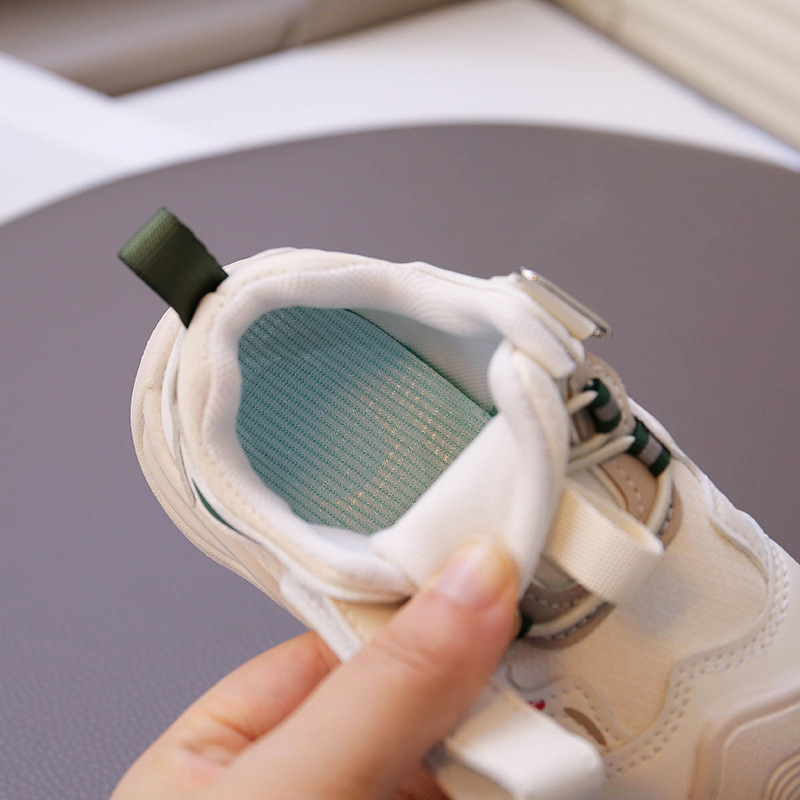 Unisex dječje tenisice za proljeće i jesen, gornji dio od umjetne kože, gumena potplata, lagana konstrukcija i Velcro zatvarač.